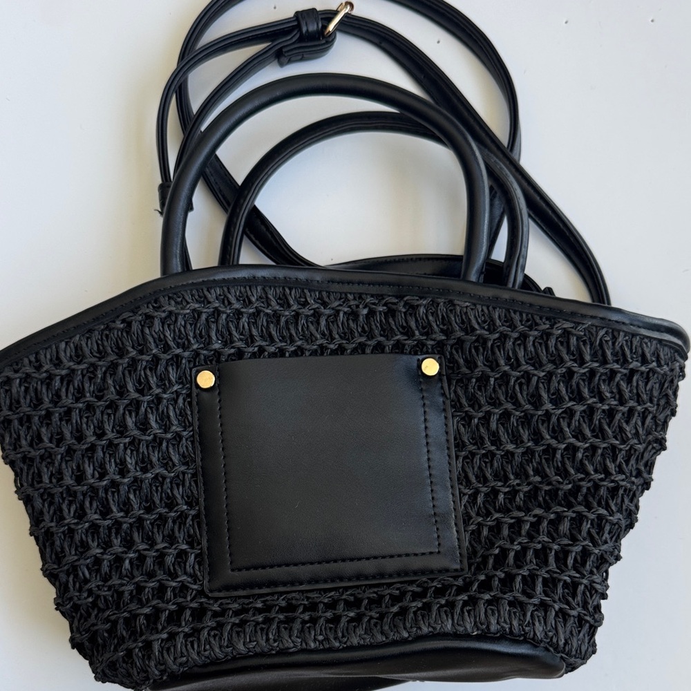 Forever 21  BlackHandbag with Strap